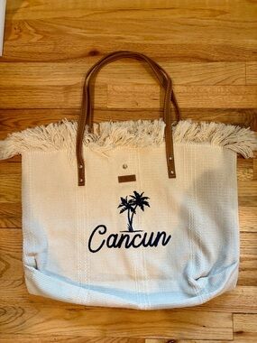 Robin Ruth Cancun Tote Bag NWOT Canvas Fringe Beach Travel Large